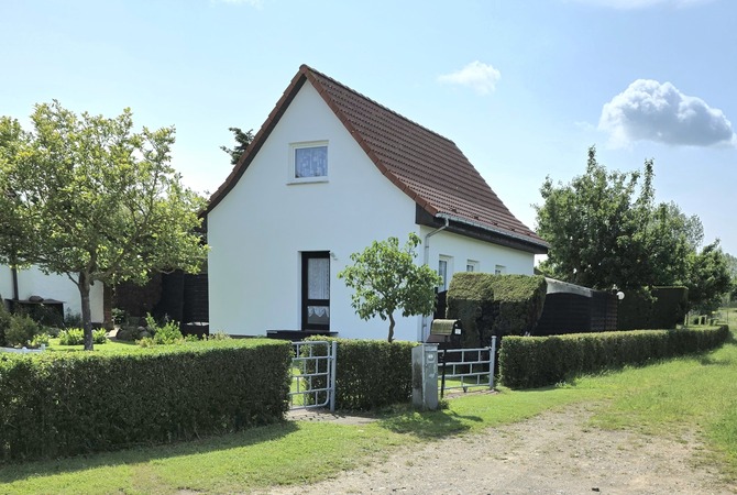 Ferienhaus in K&uuml;hlungsborn - H&ouml;ppner, Joachim - Ansicht von der Nordseite