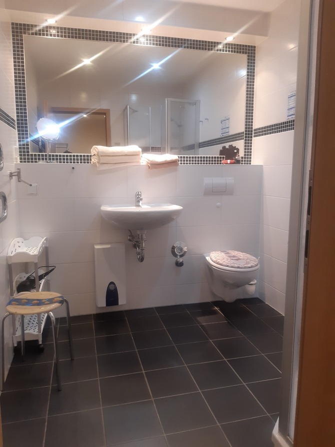 Ferienwohnung in Trassenheide - Traumstrand - geräumiges Bad mit Dusche und WC