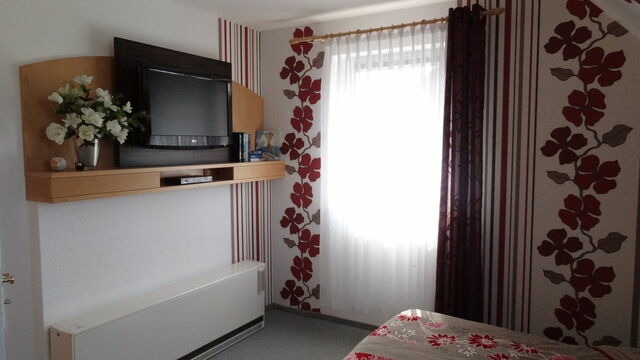 Ferienhaus in Ostseeheilbad Zingst - SONDERPREISE Juni/ September 2025 --- beliebtes FH "Möwe" - nur 2 Minuten vom Strand... WLAN inklusive... - Bild 6