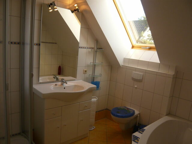 Ferienhaus in Ostseeheilbad Zingst - SONDERPREISE Juni/ September 2025 --- beliebtes FH "Möwe" - nur 2 Minuten vom Strand... WLAN inklusive... - Bild 11