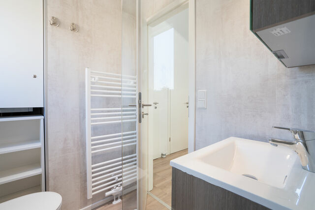 Ferienhaus in Scharbeutz - Casa del Mar Scharbeutz - Sauna kostenlos - 1 kleiner Hund willkommen - umz&auml;unter Garten - Bild 17