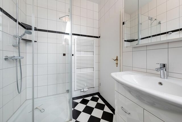 Ferienwohnung in Binz - Villa Iduna / Ferienwohnung No. 6 - 1. OG mit Balkon nach S&uuml;den - Bild 12