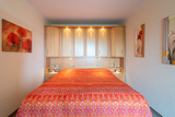 Ferienwohnung in Dahme - Haus Berolina, App. 228 Kurts - Elternbett im Wohn-Schlafraum 180x200