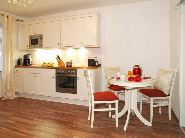 Ferienwohnung in Seebad Heringsdorf - (Brise) Villa Emmi App. 01 - Bild 6