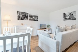 Dorfstra&szlig;e 24 Grebin Henne